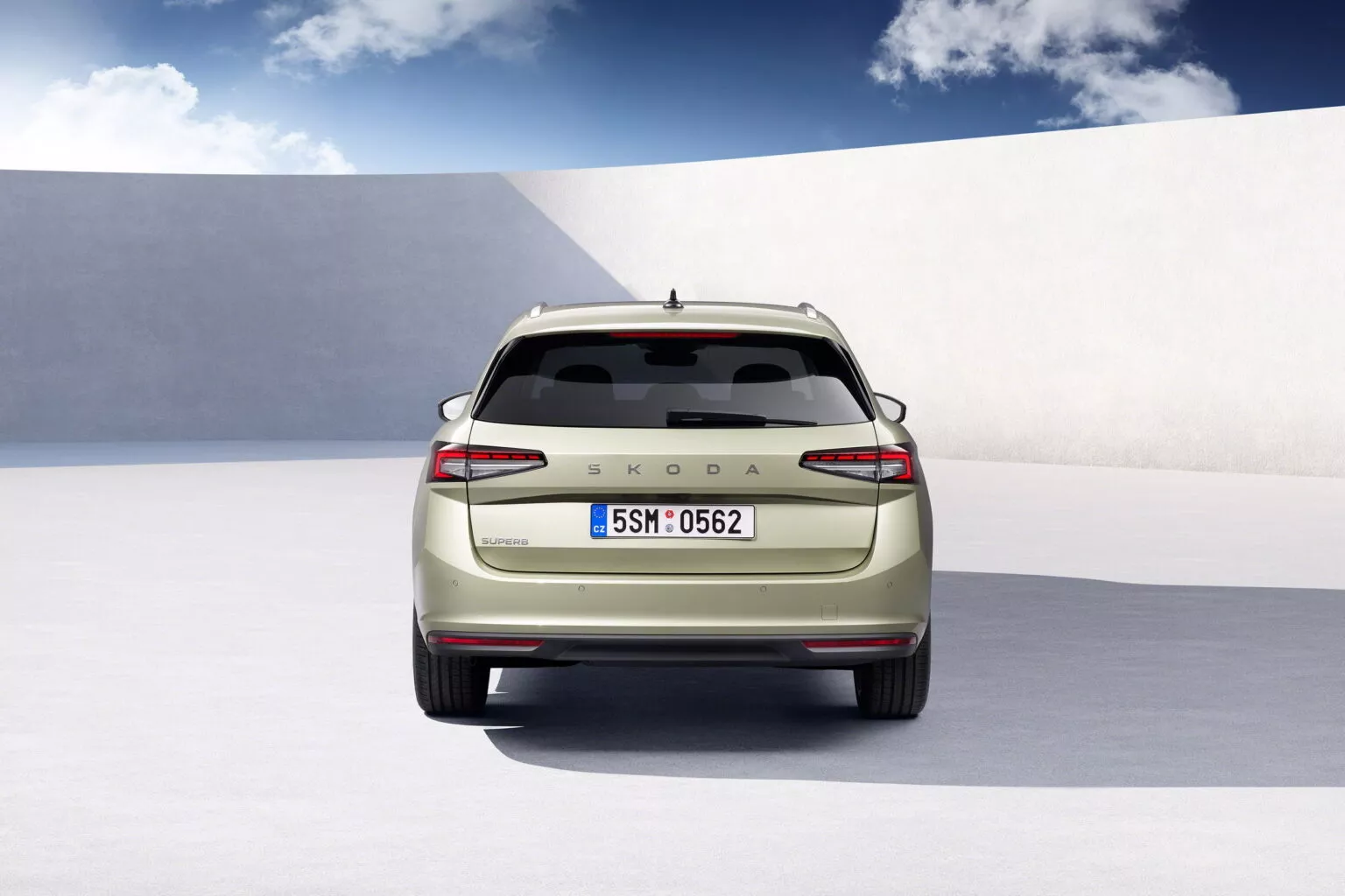 nowa-skoda-superb-2024