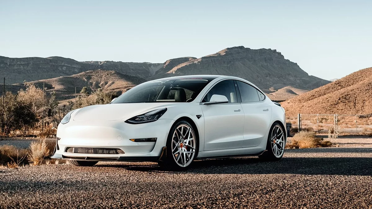 tesla model 3 pixabay
