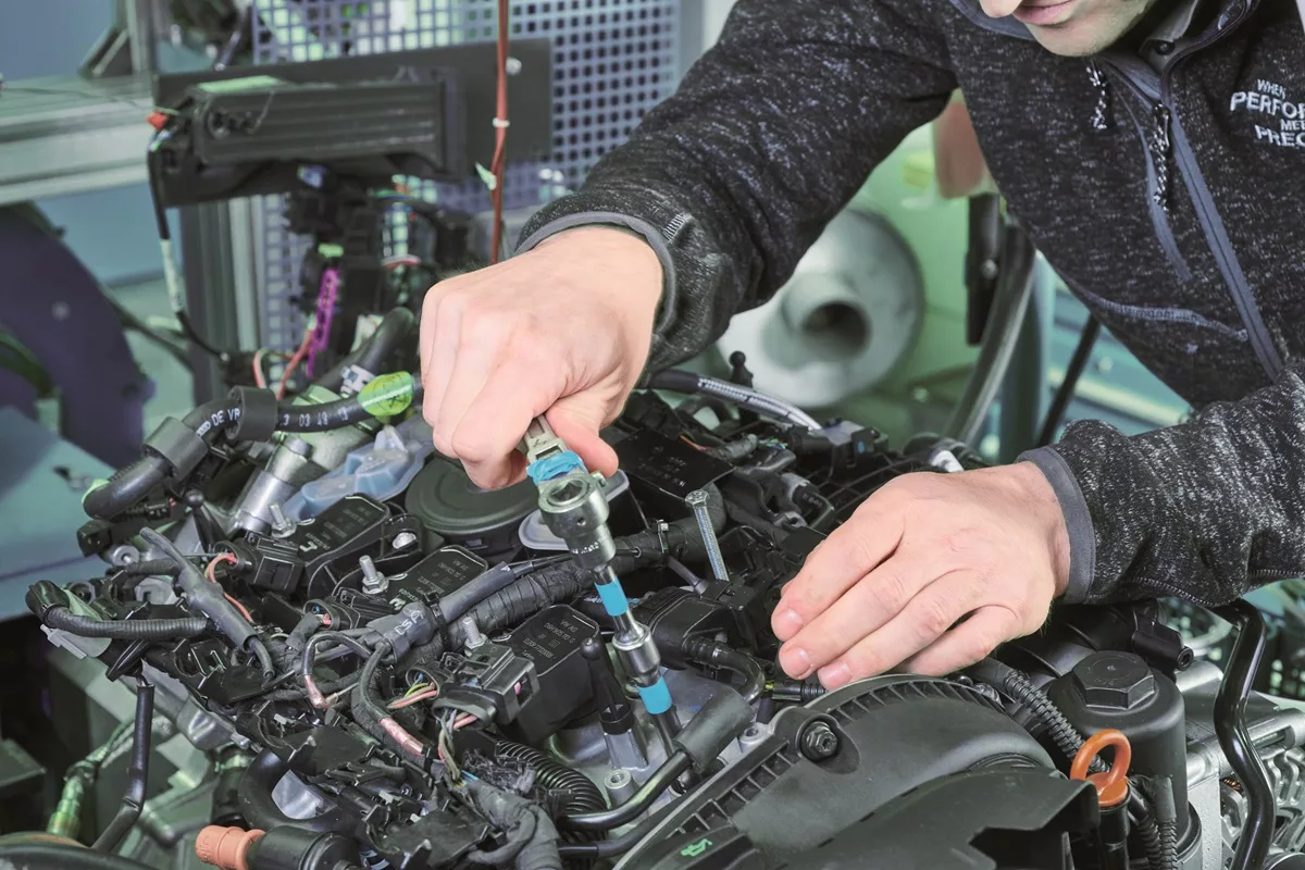 wymiana świece zapłonowe ngk