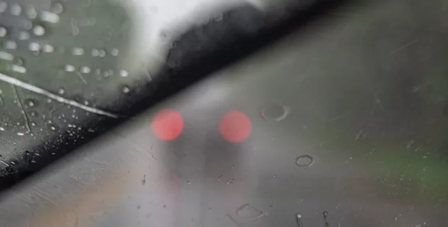 zaparowana szyba samochód