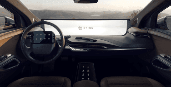 To największy ekran w historii motoryzacji? 48 cali w samochodzie stało się faktem