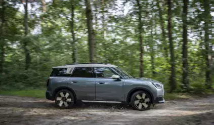 Nowe Mini Countryman C z wydajnym napędem. Dłuższe i nowocześniejsze od poprzednika