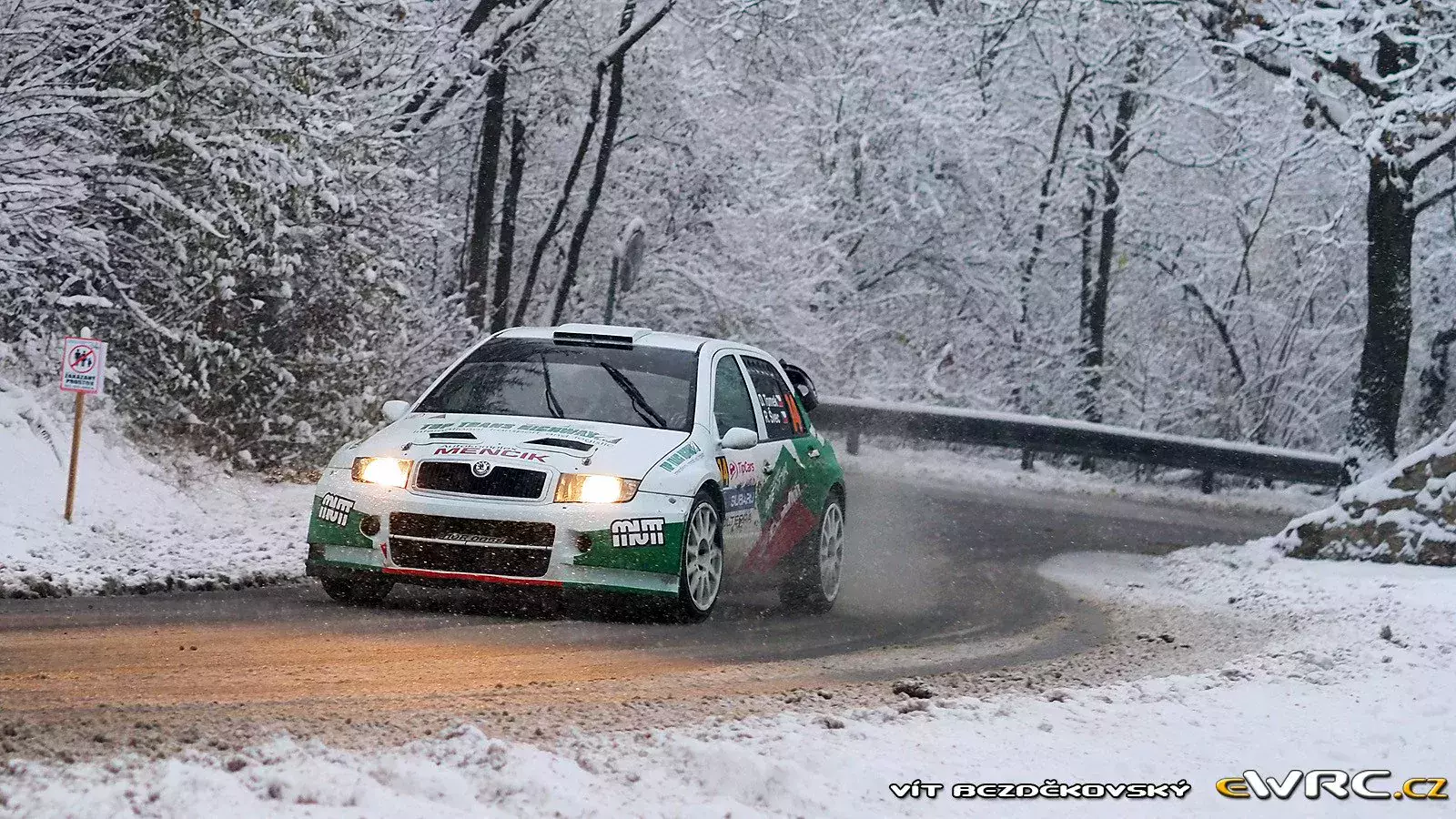 Praga stolicą rajdów. Czesi znów pokazali, jak bawią się motorsportem. Piękne show u sąsiada…