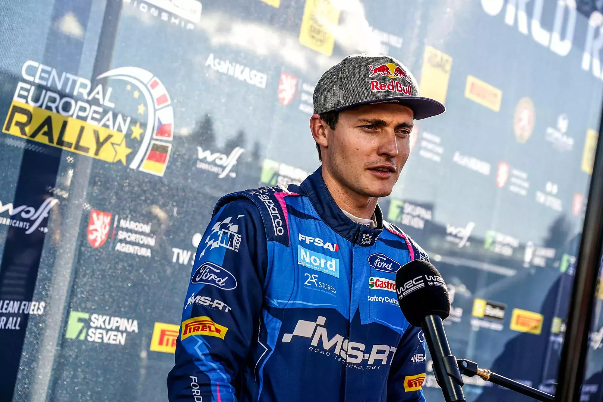Adrien Fourmaux po roku przerwy znowu ma szansę pojechać cały rok hybrydowym Fordem Puma Rally1.