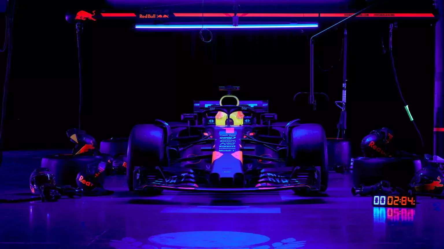 f1-red-bull-racing-pit-stop
