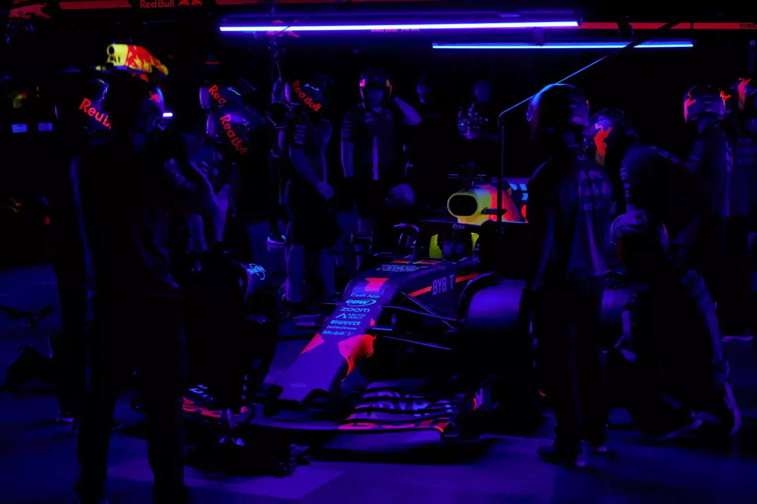 f1-red-bull-racing-pit-stop