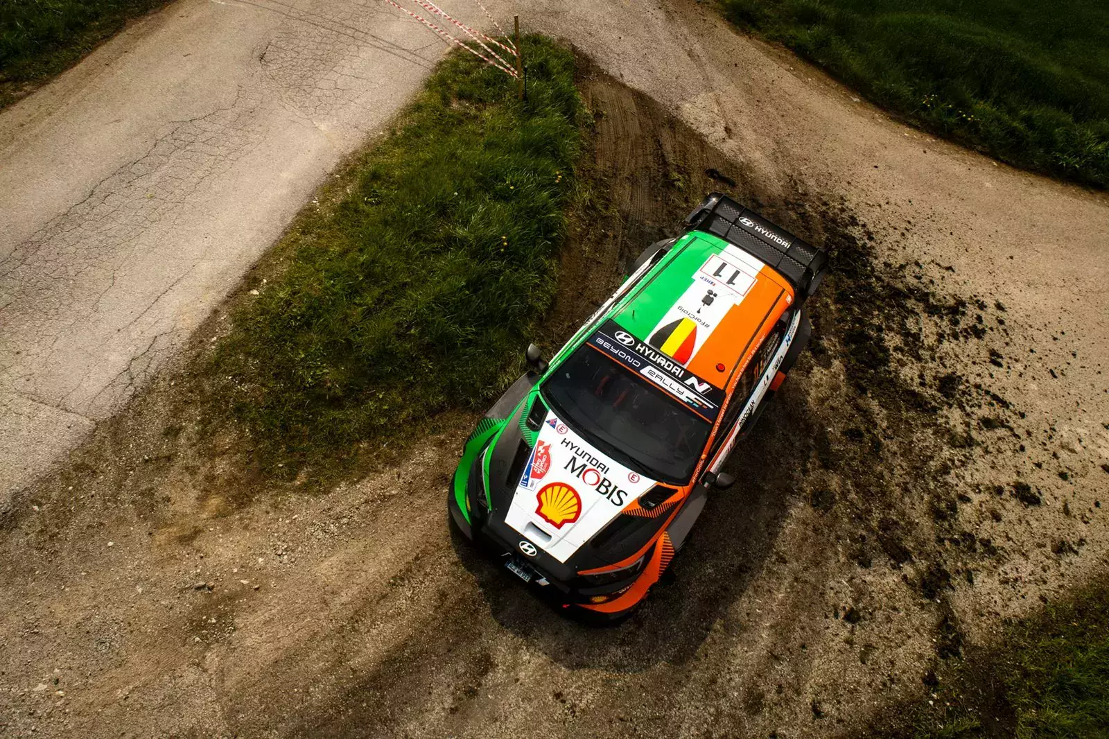 Hyundai i20 N Rally1 / okolicznościowe malowanie po śmierci Craiga Breena