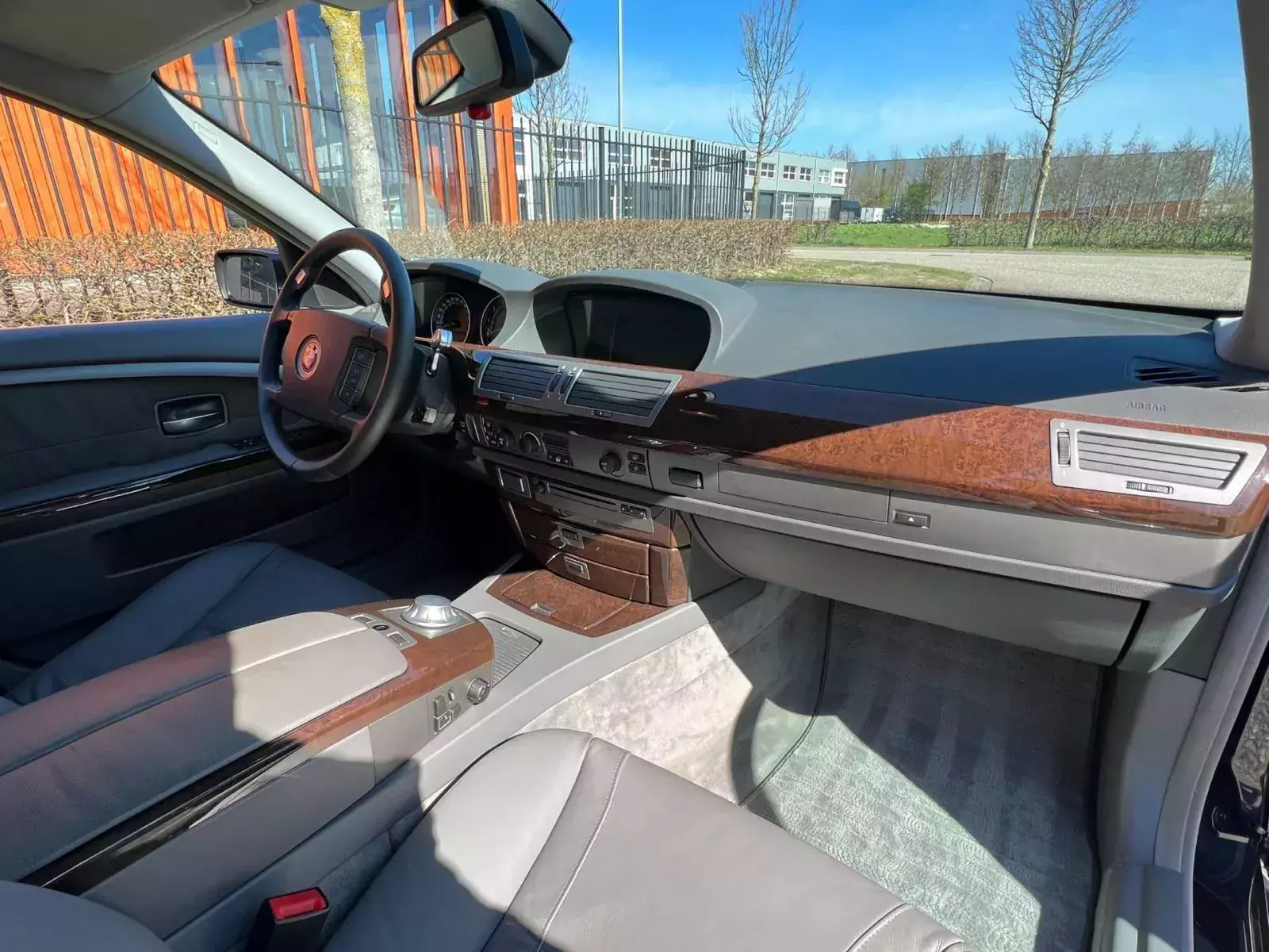 luksusowe-bmw-7-za-cene-fabii