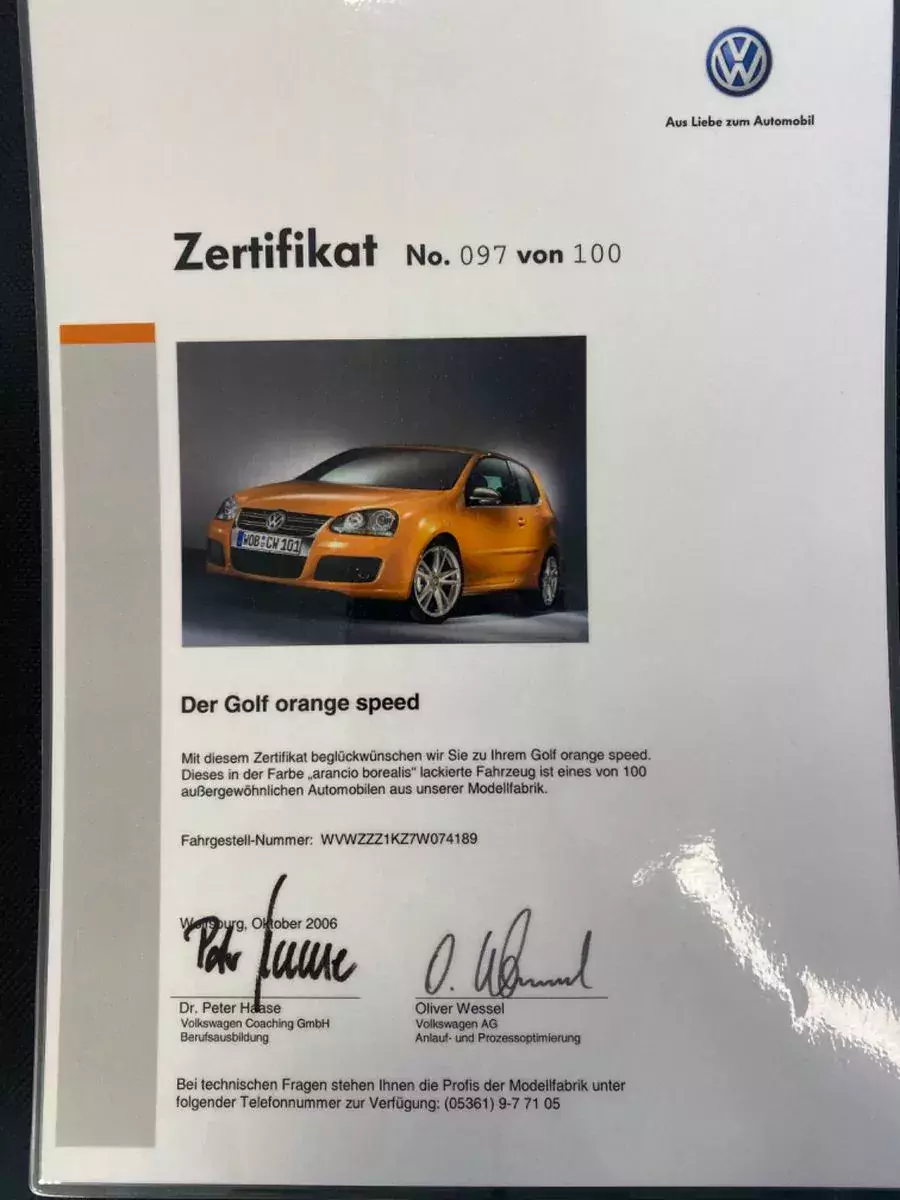 volkswagen-golf-orange-speed