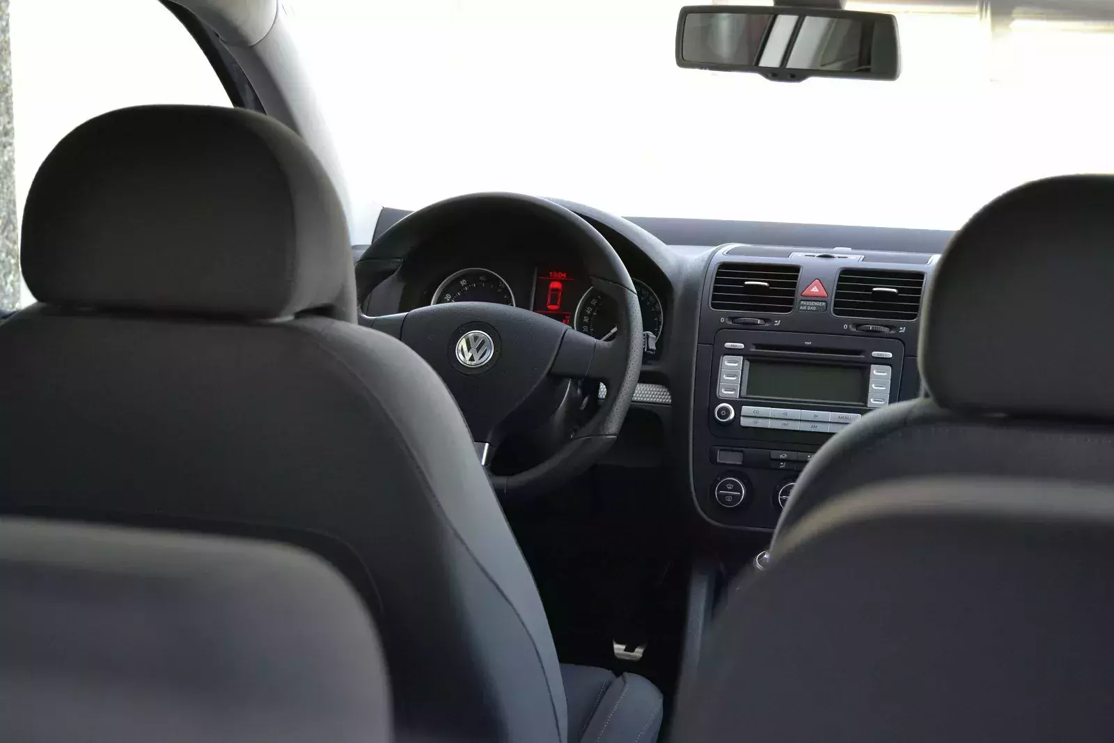 volkswagen-golf-r-32-2