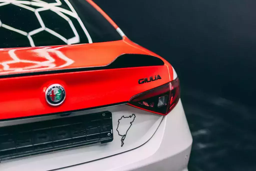 Alfa-Romeo-Giulia-Quadrifoglio-8-1536x1025