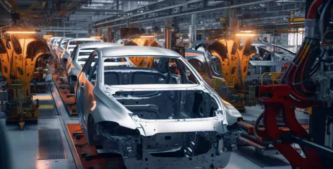 Fabryki samochodów wstrzymują produkcję – co się dzieje?