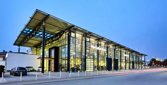 Mercedes sprzeda 60 salonów w Niemczech