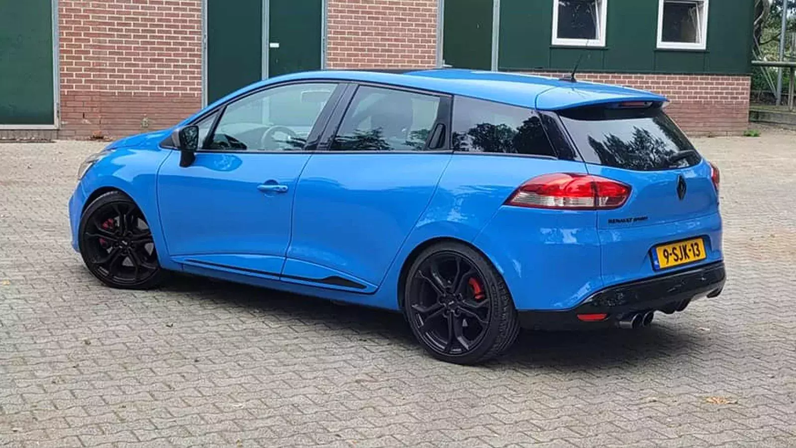 Renault_Clio_RS_kombi_2023-2