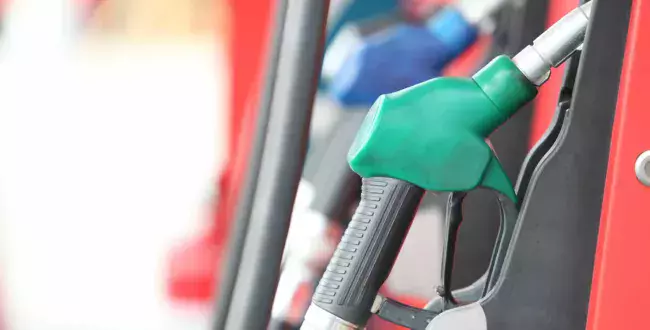 Benzyna E10. Ile kosztuje?