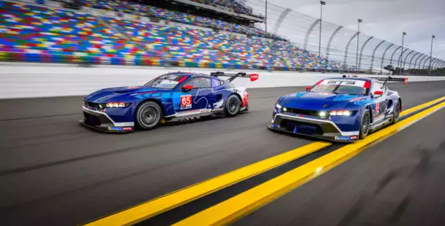 ford-mustang-silnik-v8