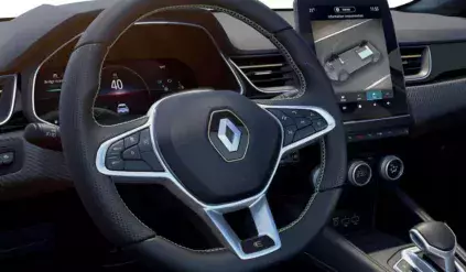 miejski SUV renault captur hybrid wnętrze