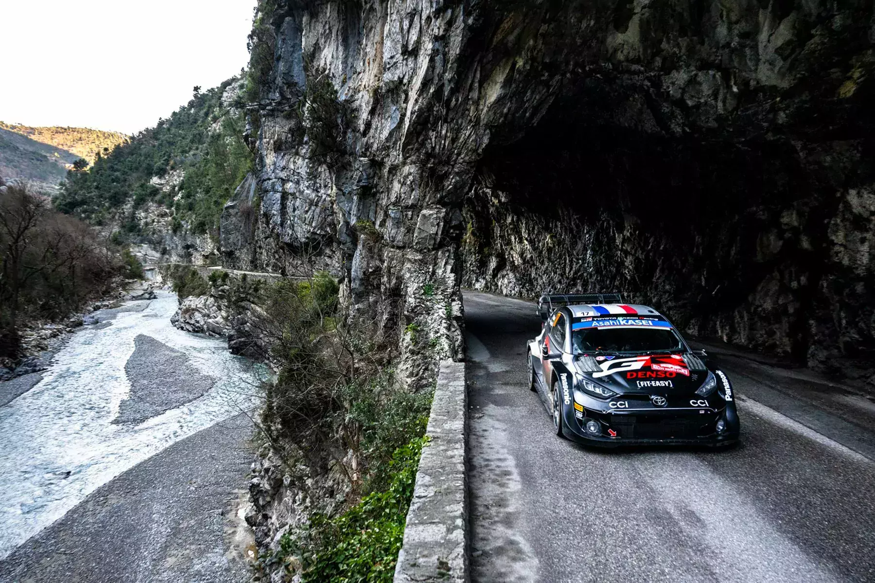Sebastien Ogier / Vincent Landais / Toyota GR Yaris Rally1 / Rajd Monte Carlo 2024 / WRC