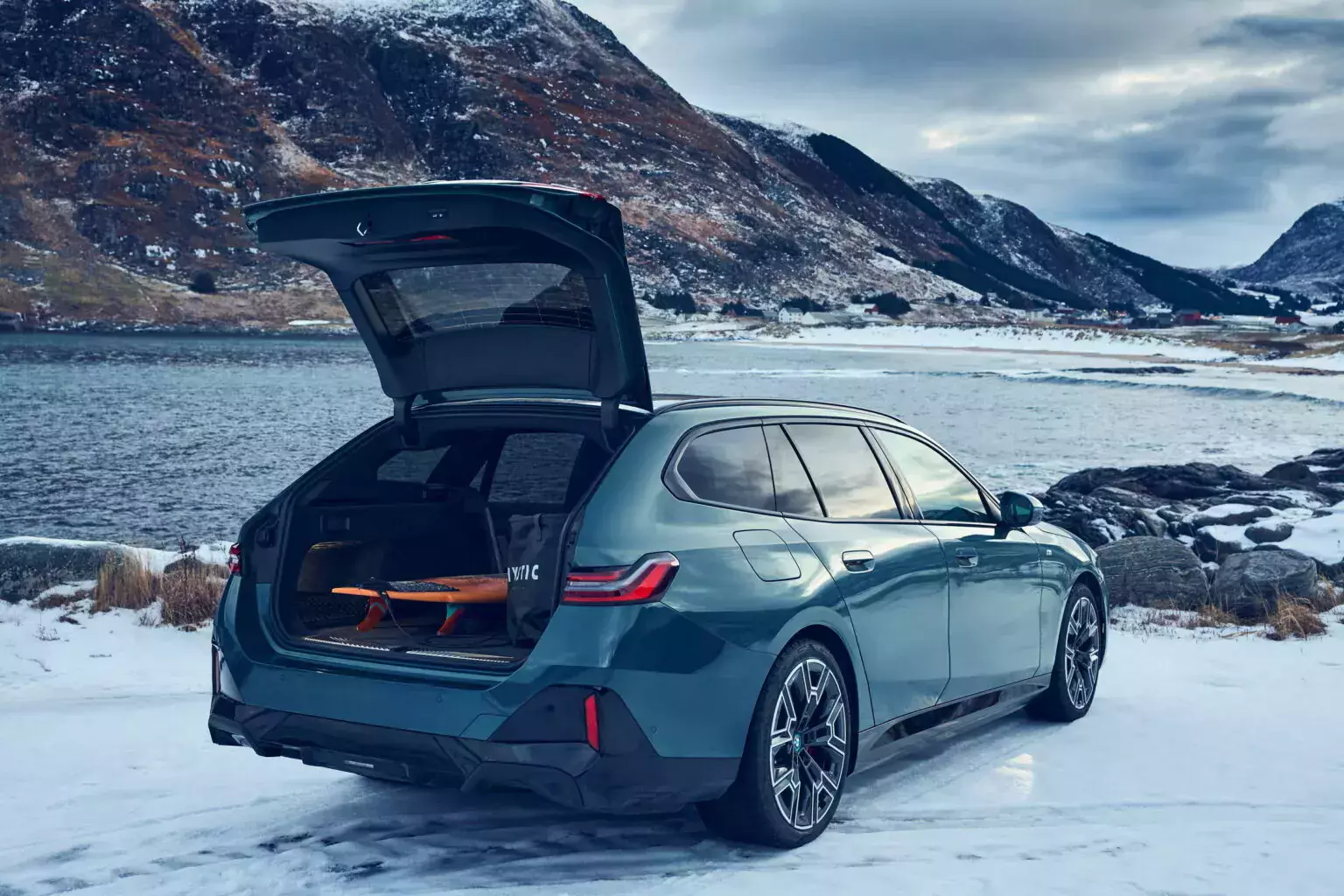 BMW-5-Series-Touring-21-1536x1152