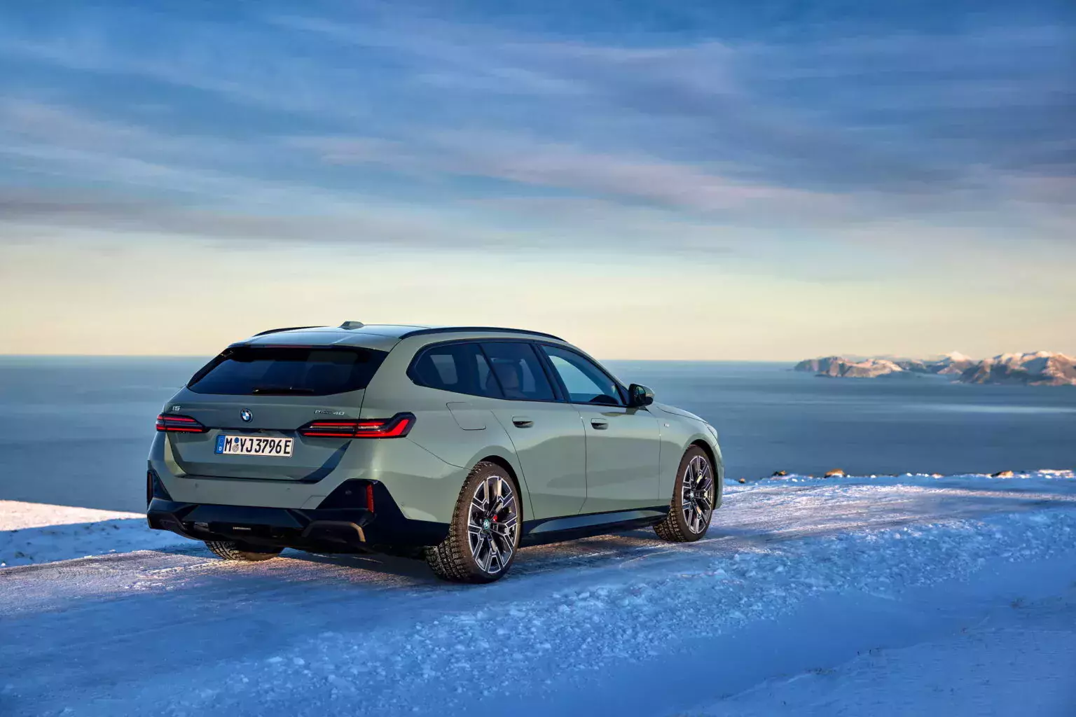 BMW-5-Series-Touring-21-1536x1152