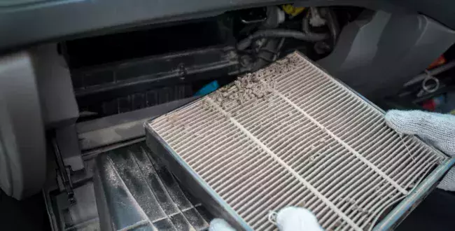 Dlaczego warto zmieniać filtr kabinowy dwa razy do roku?