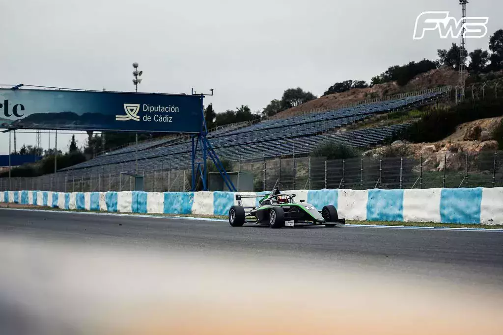 Winter Series Formula 4 Maciej Gładysz