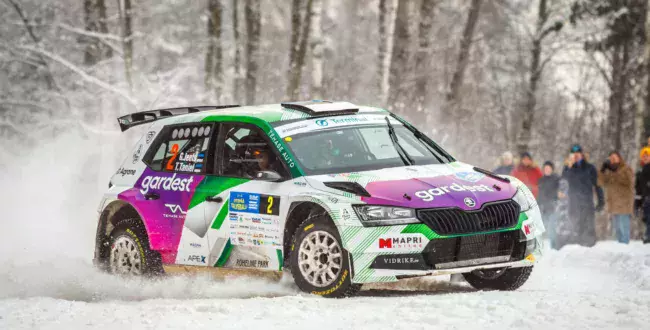 Henning Solberg znów wygrywa. Słodko-gorzki weekend Polaków w Estonii. Al-Attiyah znów z problemami