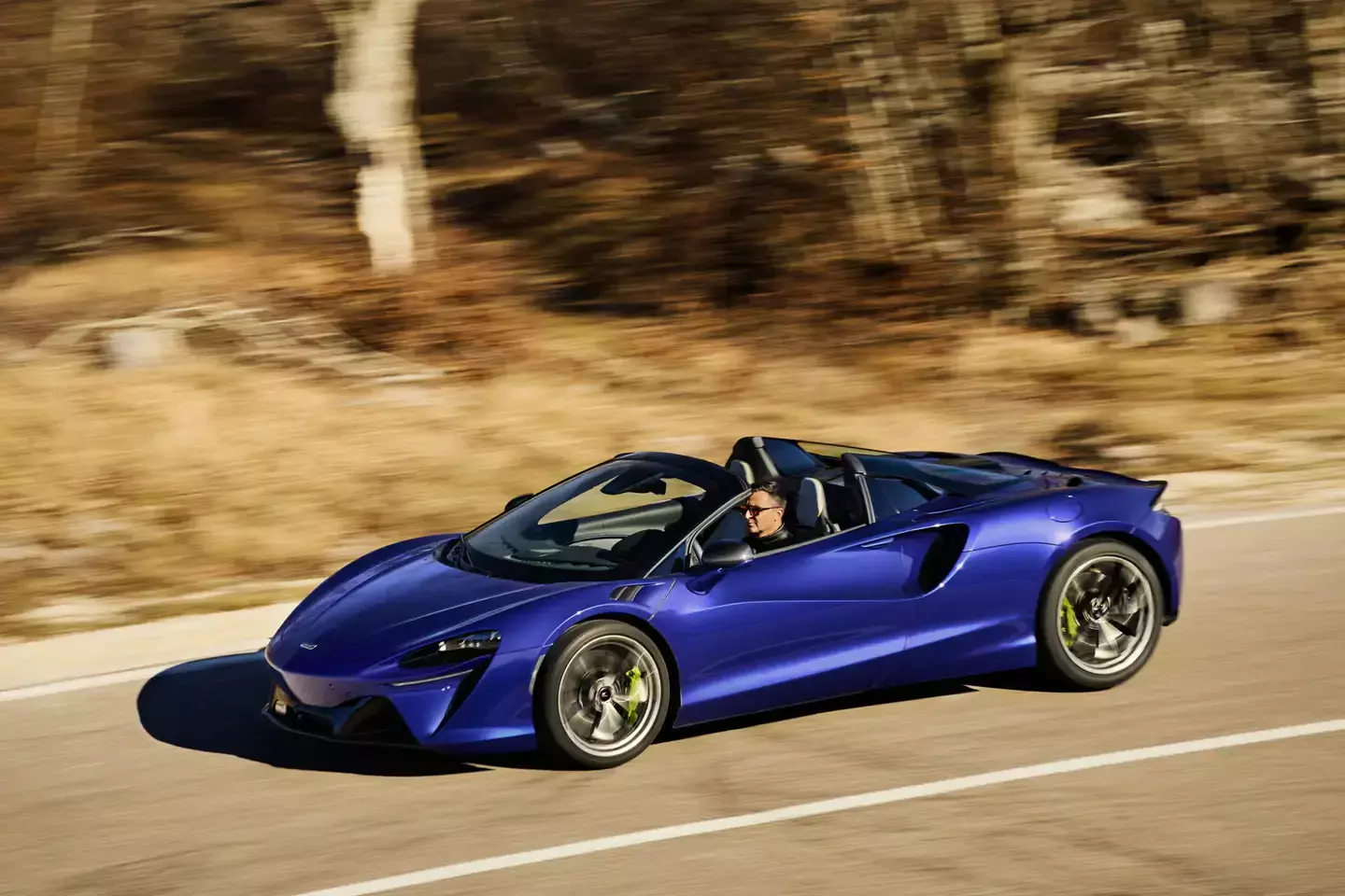 mclaren-artura-spider-bez-dachu
