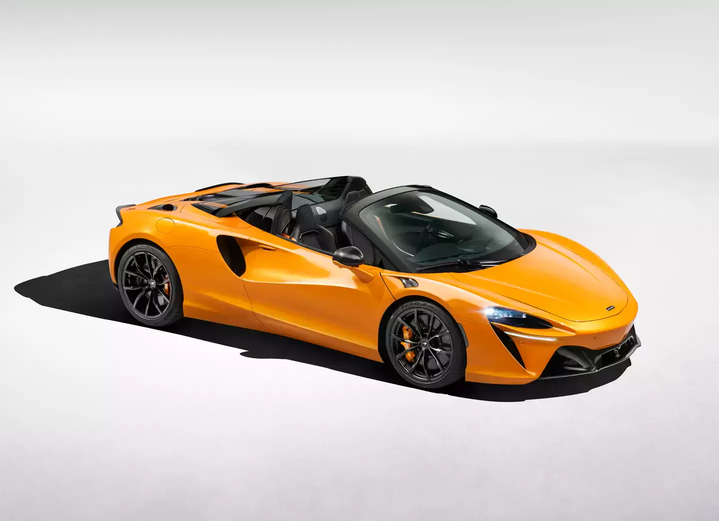 mclaren-artura-spider-bez-dachu