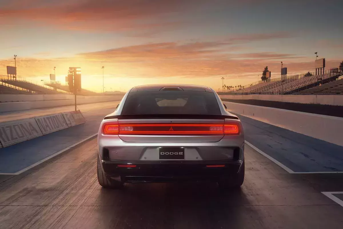 Dodge Charger 2024_ EV tyl