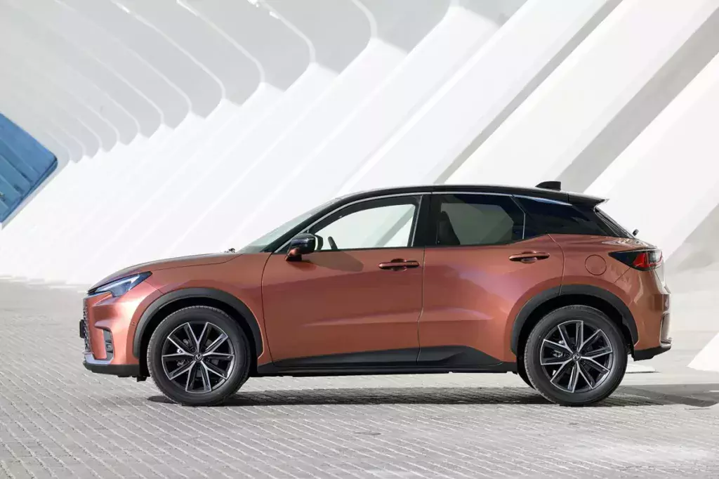 Lexus LBX Sonic cooper