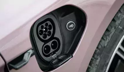 Porsche Taycan 2021 / samochód elektryczny