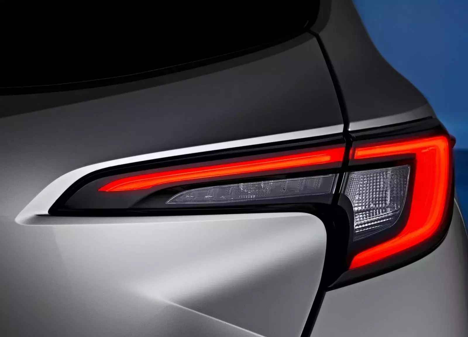 Toyota Corolla / auta spalinowe mniej popularne niż hybrydy
