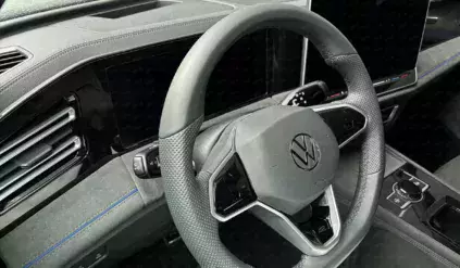 Volkswagen Tiguan L pro wnętrzez dod ekranem