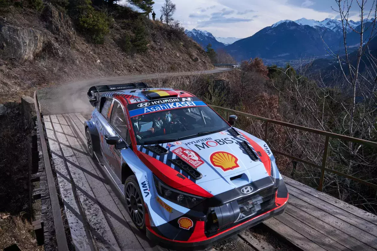 Thierry Neuville / Martijn Wydaeghe / Hyundai i20 N Rally1 / Rajd Monte Carlo 2024 / WRC