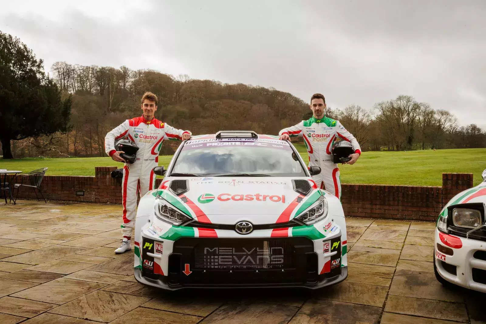 Toyota GR Yaris Rally2 w kultowych barwach Castrola