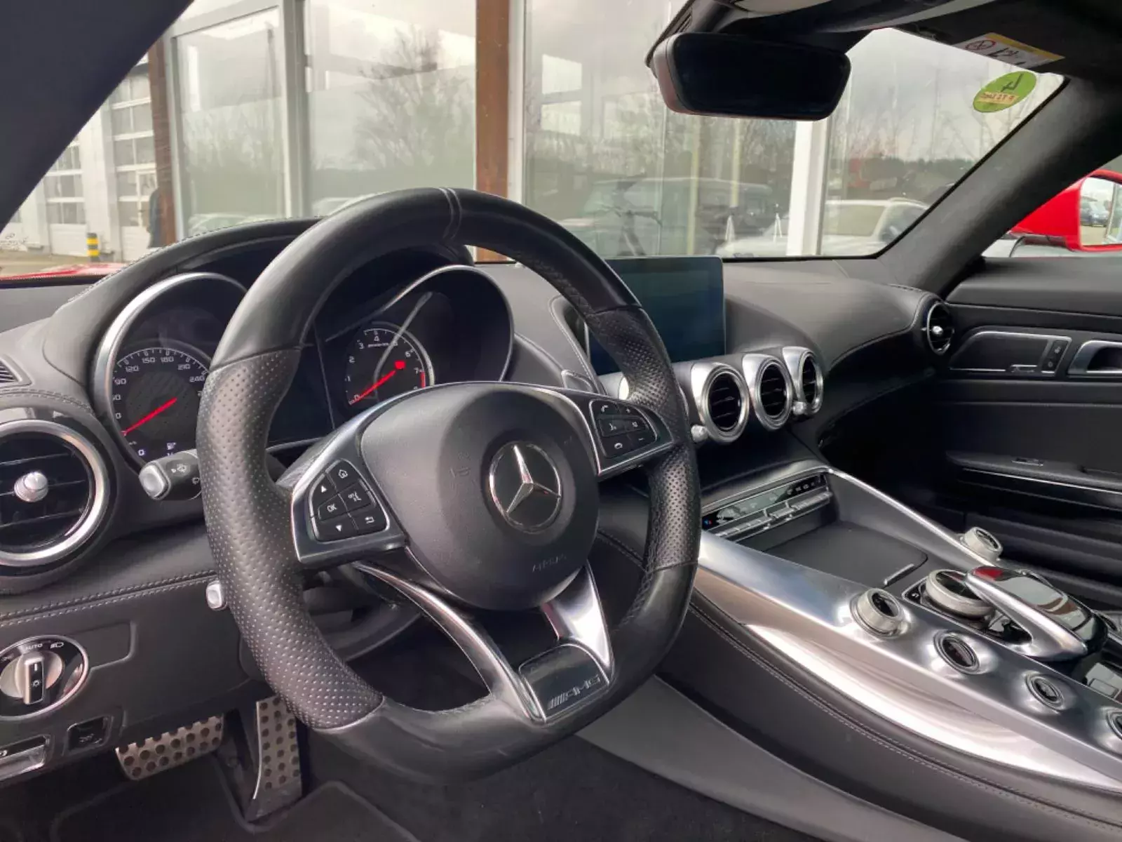 uzywany-mercedes-amg-gt
