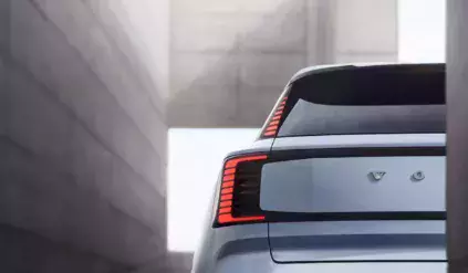 Volvo EX30 / tył / samochody elektryczne