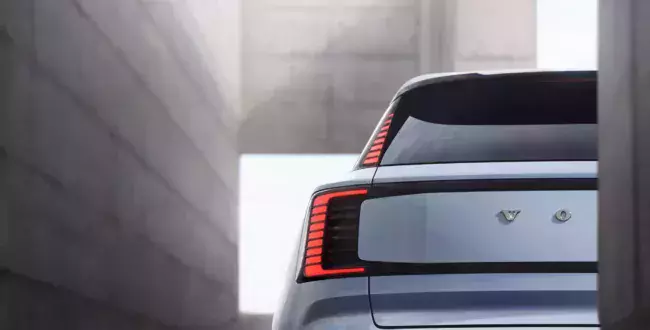 Volvo EX30 / tył / samochody elektryczne