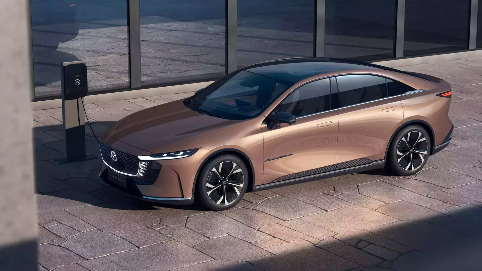 Mazda 6e to nowy elektryczny rywal Toyoty