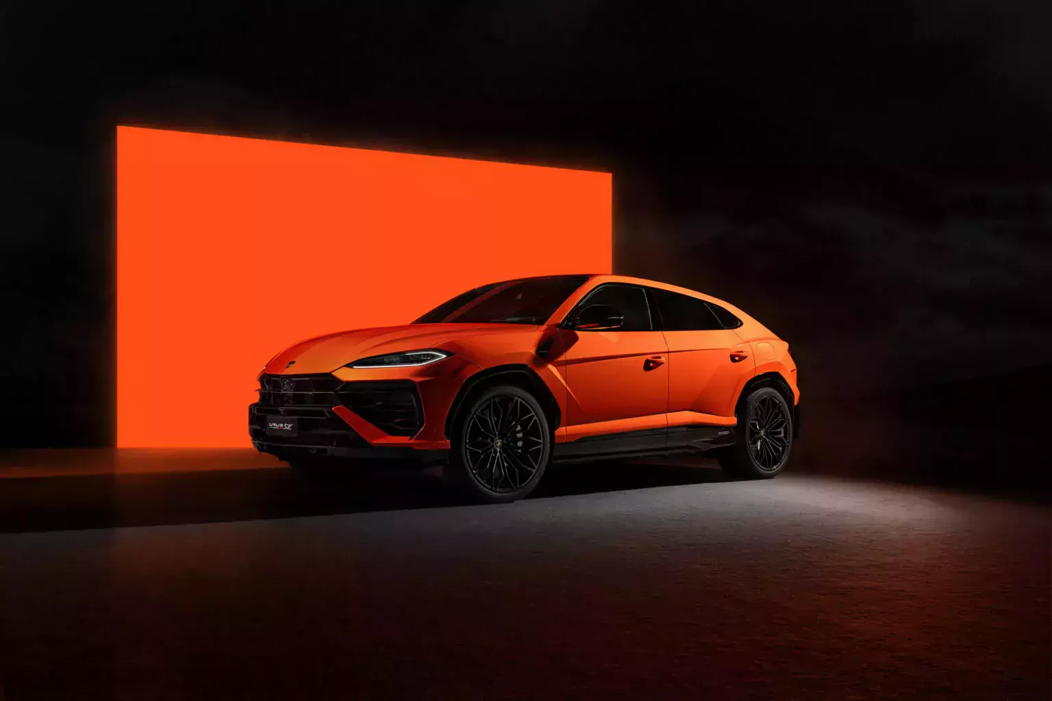Lamborghini-Urus-SE-PHEV-00013-1536x1024