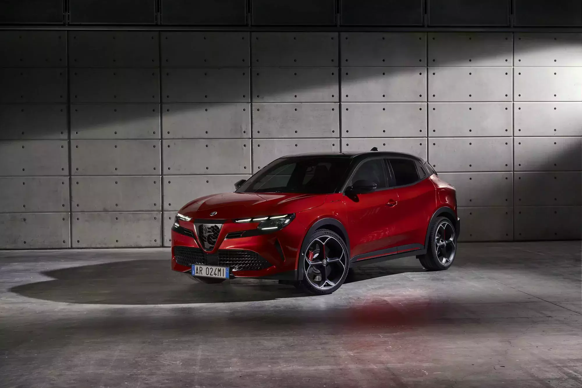 Alfa Romeo Milano / SUV / przód / z tym SUV-em polskiej produkcji miał problem włoski rząd