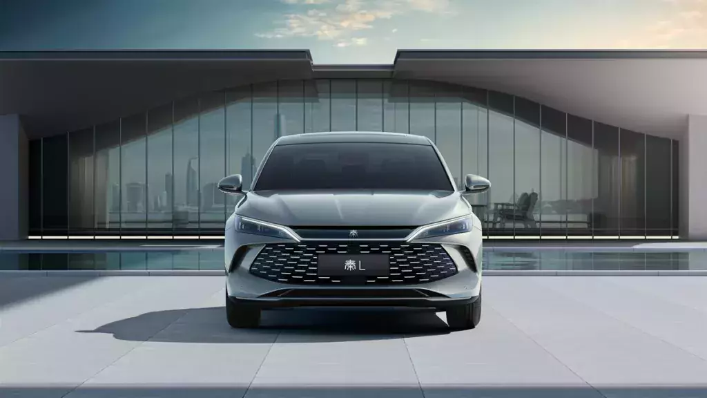 autohomecar__BYD Qin L widok z przodu