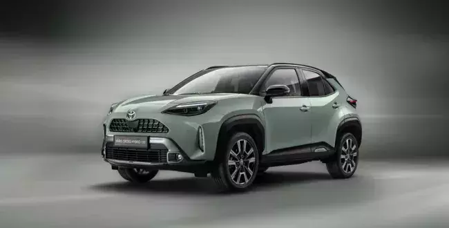miejski suv toyota yariss cross