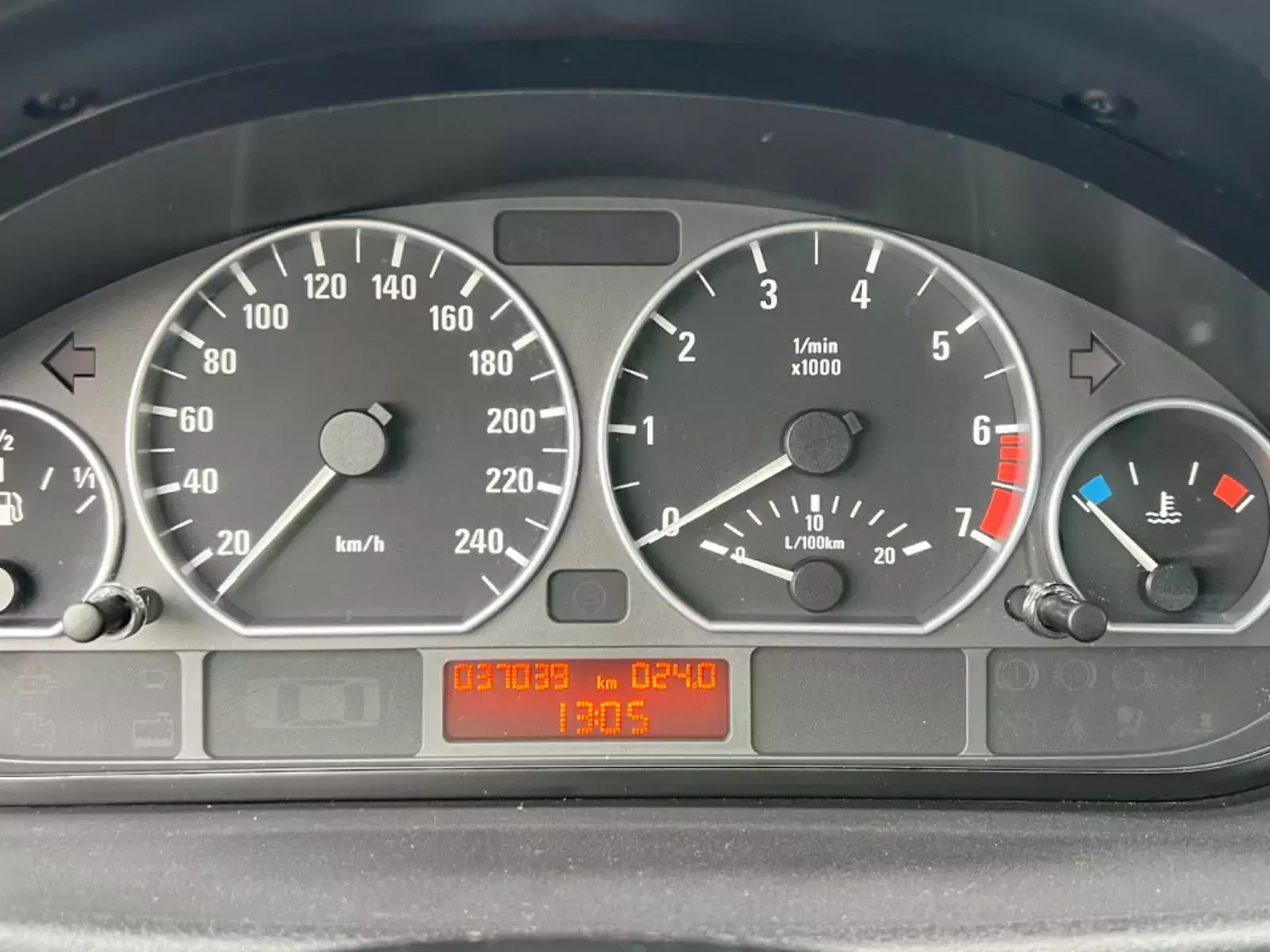 uzywane-BMW_330xi_E46