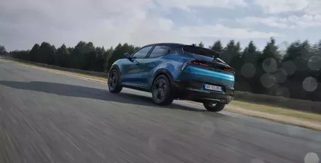 Alfa Romeo Junior Ibrida tył / niegdyś Alfa Romeo Milano / nowy SUV dla młodych