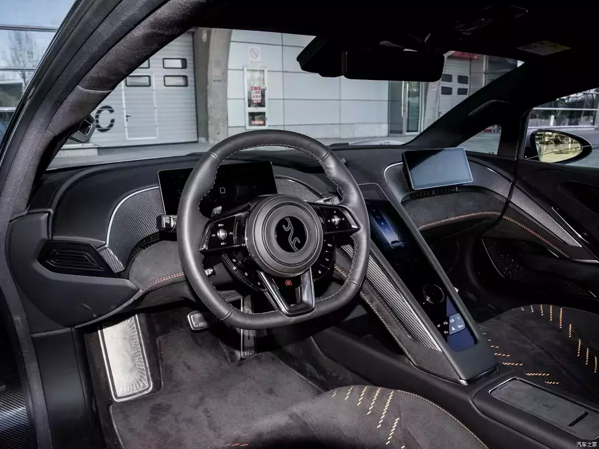 BYD YangWang U9 wnętrze