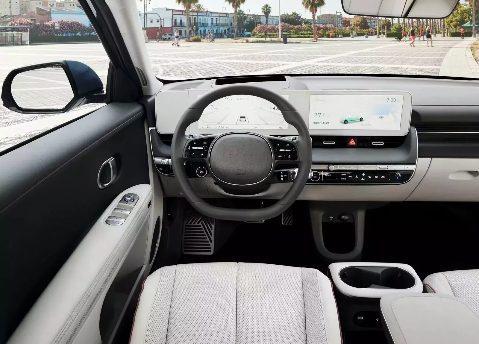 Hyundai Ioniq 5 / wnętrze / przód