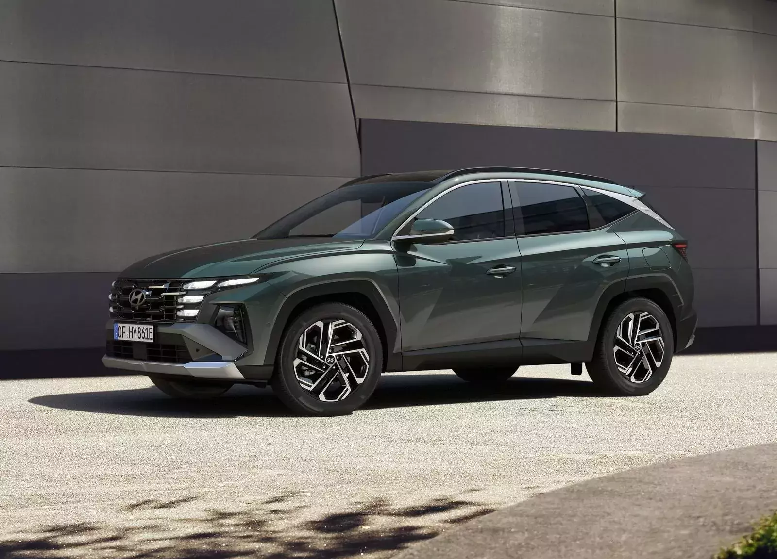 Hyundai Tucson / przód / bok