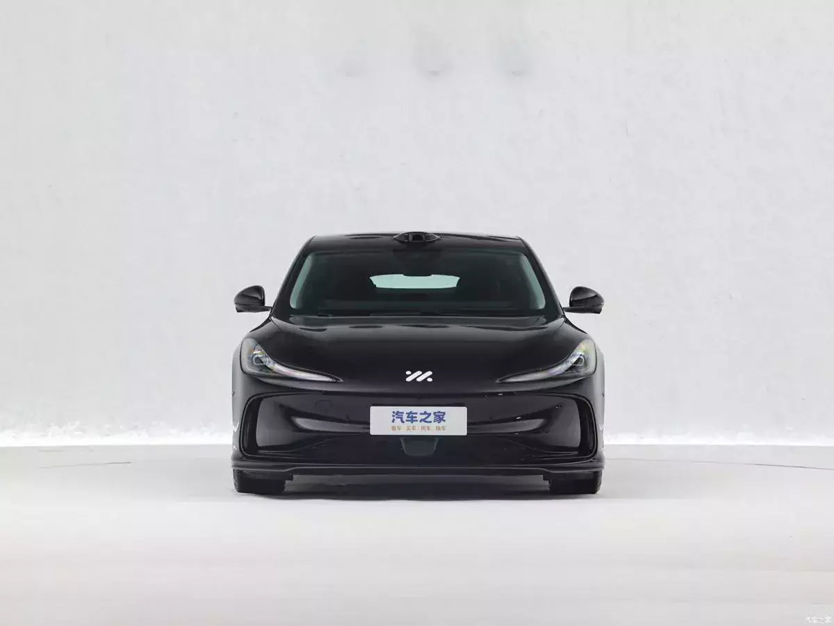 inteligenty samochód IM L6 okrzyknięto "królem technologii"